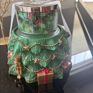 NEW, HARRY SLATKIN HOMEWORX CHRISTMAS
TREE PEDESTAL INCLUDES CANDLE